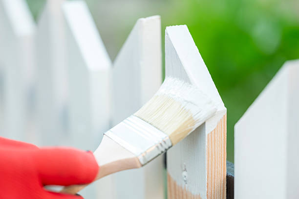 painting vinyl fencing